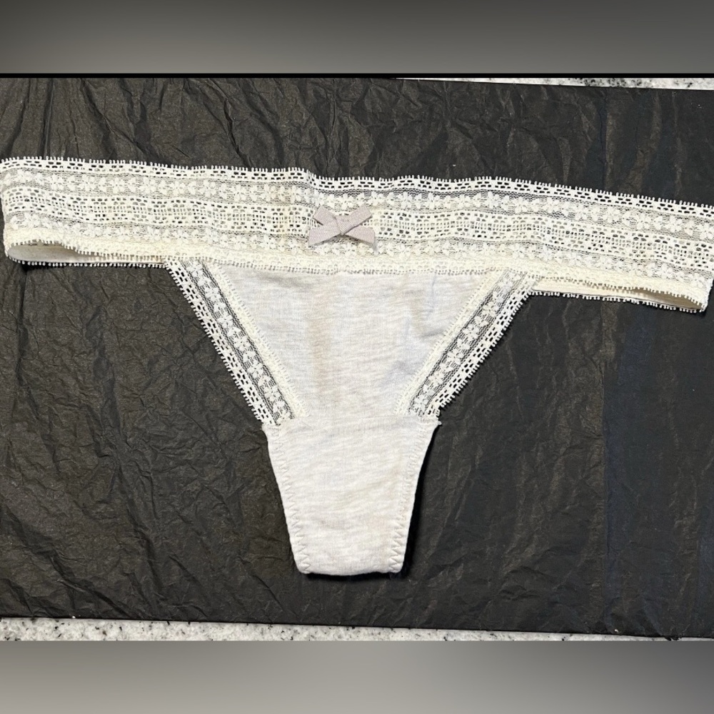 RARE Victoria’s Secret POUT Gray Picot Lace Ruched Thong Panties VS Small S y2k